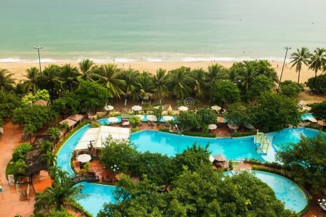 Central Park Nha Trang - Hồ bơi trên biển lớn nhất thành phố