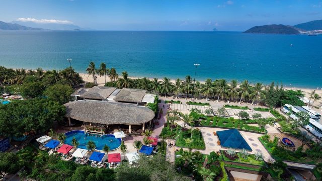 Central Park Nha Trang - Hồ bơi trên biển lớn nhất thành phố