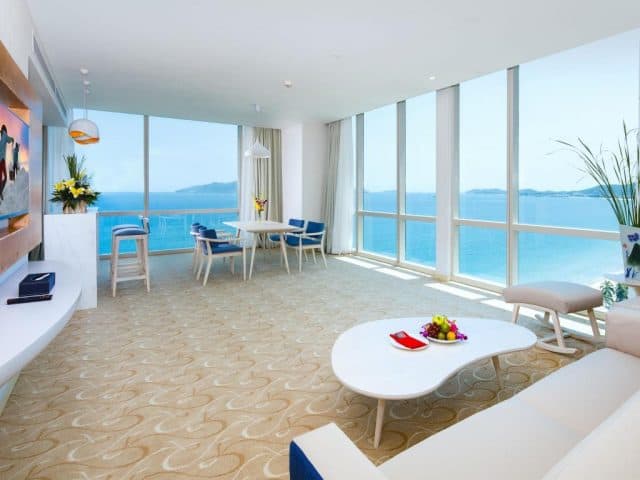 "Bao trọn view" với top 10 khách sạn Nha Trang gần biển nhất