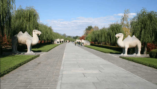 Cổng vào Định Lăng (ảnh ST)