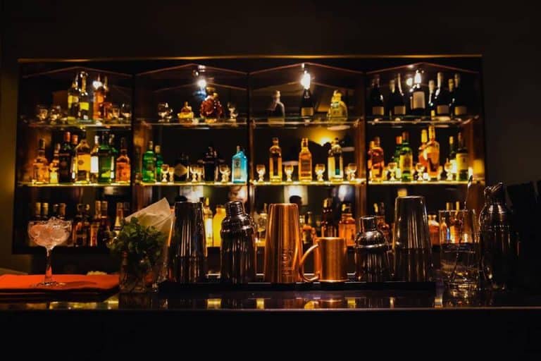 các quán bar bình dân ở Hà Nội