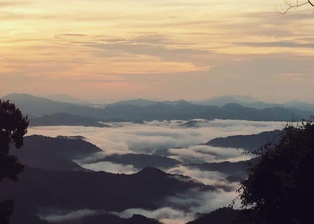 Rủ nhau đi "Săn mây" ở góc ban công giữa trời Tây Giang Quảng Nam