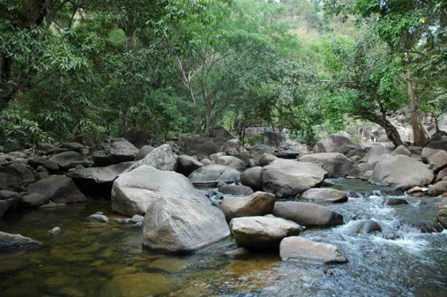 Thác Bà Bình Thuận - "Dịu dàng" giữa núi rừng hùng vỹ