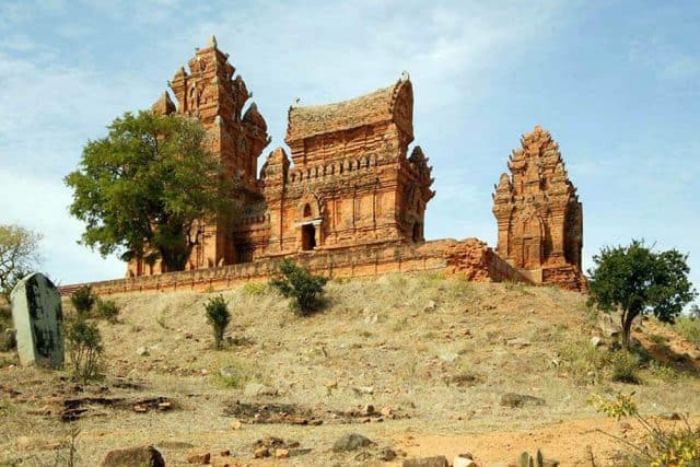 Tháp Poklong Garai