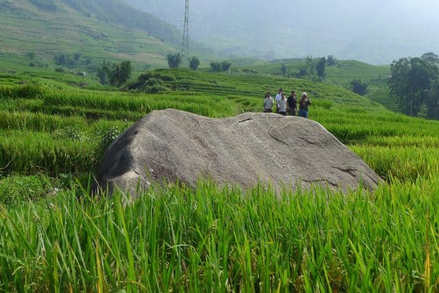 bãi đá cổ sapa