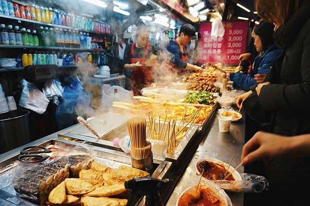 Du khách có thể thưởng thức những món ăn (ảnh ST)